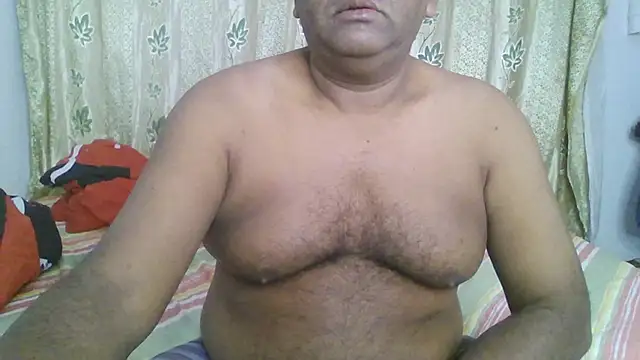 Snapshot of Beargryzzly chatting on 12-22-24, 03:22 Beargryzzly online show from 12-22-24, 03:22