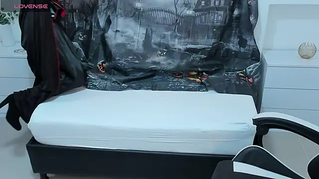 candy summer28 online show from 10-31-25, 07:32