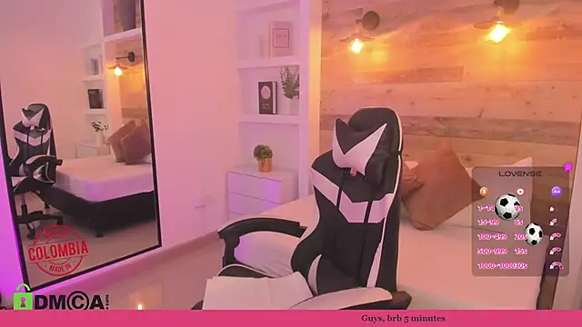 Snapshot of candy_summer28 chatting on 07-06-26, 07:38 candy summer28 online show from 07-06-26, 07:38
