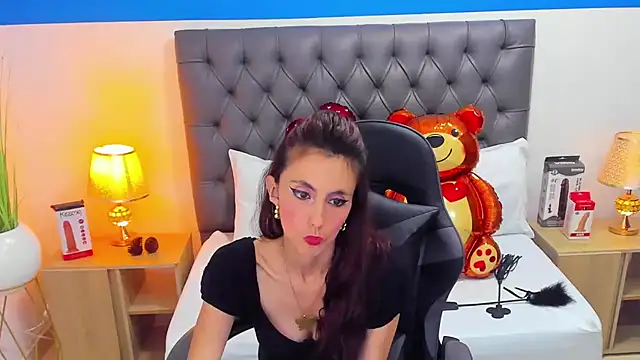 candy summer28 online show from 02-20-25, 10:37