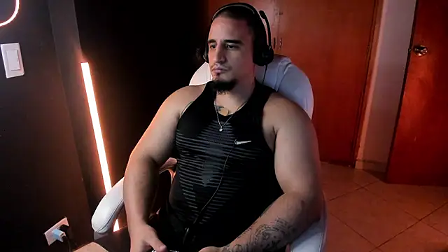 Snapshot of kingbear777 chatting on 02-16-26, 04:00 kingbear777 online show from 02-16-26, 04:00