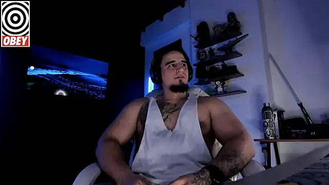 Snapshot of kingbear777 chatting on 11-21-25, 12:37 kingbear777 online show from 11-21-25, 12:37