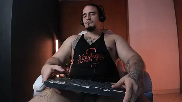 Snapshot of kingbear777 chatting on 02-22-26, 06:27 kingbear777 online show from 02-22-26, 06:27