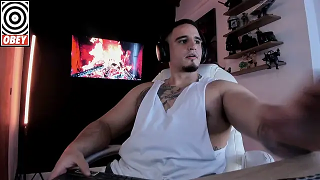 Snapshot of kingbear777 chatting on 10-02-25, 12:14 kingbear777 online show from 10-02-25, 12:14
