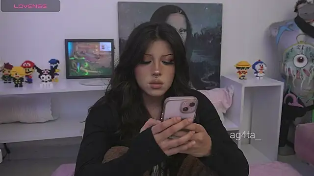 Snapshot of Ag4ta_ chatting on 11-21-25, 02:54 Ag4ta online show from 11-21-25, 02:54