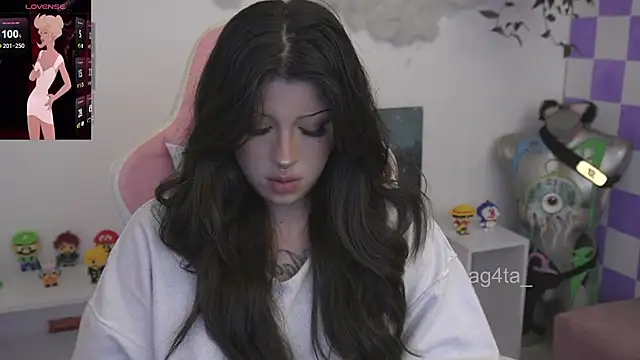 Snapshot of Ag4ta_ chatting on 11-20-25, 05:19 Ag4ta online show from 11-20-25, 05:19