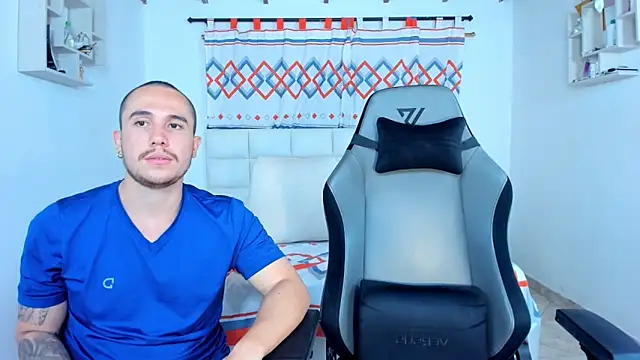 Snapshot of xxx_sweet_couple_ chatting on 03-05-25, 05:29 xxx sweet couple online show from 03-05-25, 05:29