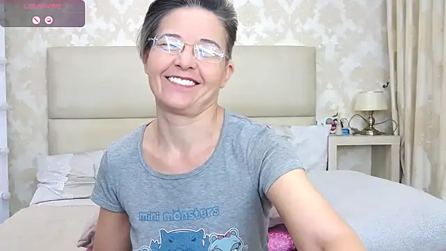 Snapshot of StaceyDarling chatting on 03-03-25, 03:32 StaceyDarling online show from 03-03-25, 03:32