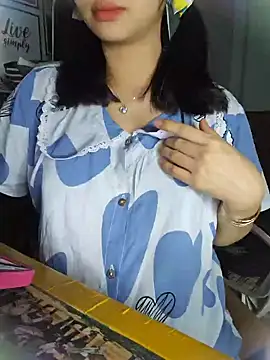 Snapshot of Suri_amabel chatting on 01-15-25, 01:20 Suri amabel online show from 01-15-25, 01:20