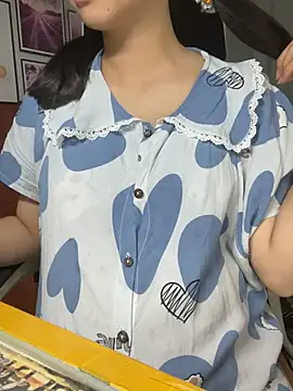 Snapshot of Suri_amabel chatting on 03-04-25, 04:38 Suri amabel online show from 03-04-25, 04:38