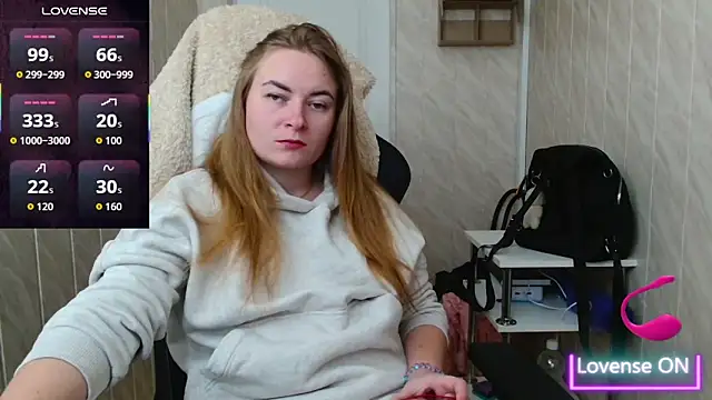 Snapshot of ElenaMaeer chatting on 11-15-25, 09:02 ElenaMaeer online show from 11-15-25, 09:02
