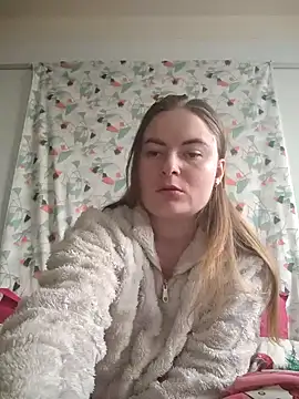 Snapshot of ElenaMaeer chatting on 02-05-26, 02:02 ElenaMaeer online show from 02-05-26, 02:02