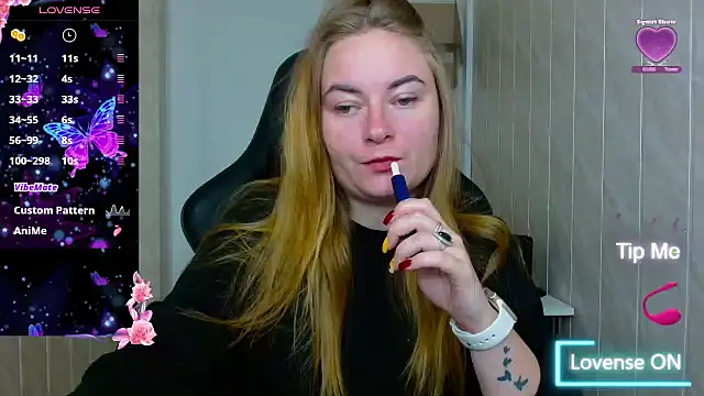 Snapshot of ElenaMaeer chatting on 10-14-25, 06:03 ElenaMaeer online show from 10-14-25, 06:03