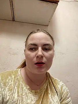 Snapshot of ElenaMaeer chatting on 12-04-25, 06:40 ElenaMaeer online show from 12-04-25, 06:40