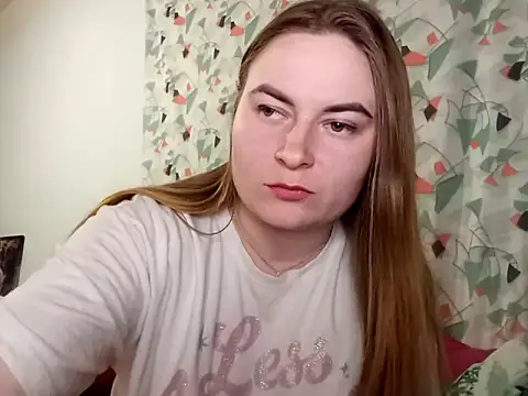 Snapshot of ElenaMaeer chatting on 02-10-26, 05:56 ElenaMaeer online show from 02-10-26, 05:56