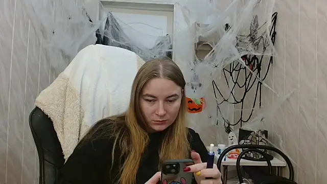 Snapshot of ElenaMaeer chatting on 10-31-25, 09:17 ElenaMaeer online show from 10-31-25, 09:17