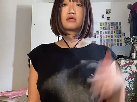 Snapshot of xxxYUKARIxxx chatting on 03-23-26, 01:33 xxxYUKARIxxx online show from 03-23-26, 01:33