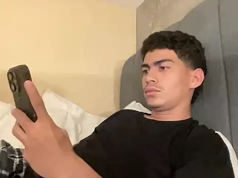 Snapshot of WildLogan chatting on 02-16-26, 09:02 WildLogan online show from 02-16-26, 09:02