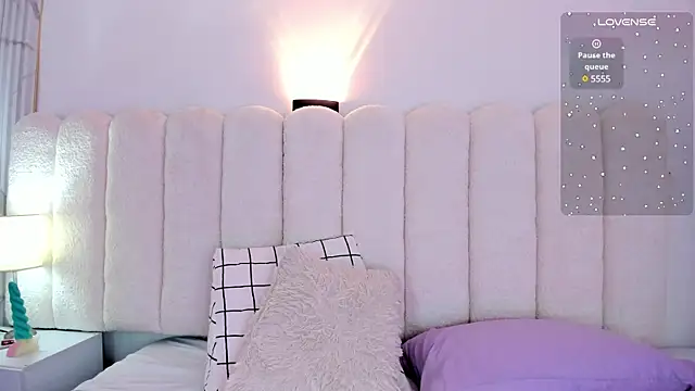 Mia rom11 online show from 02-21-25, 03:43