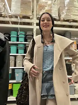 Melissa crazy online show from 12-19-25, 03:47