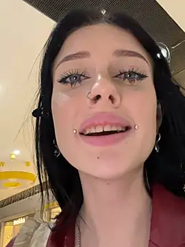 Snapshot of Melissa_crazy chatting on 12-28-24, 07:33 Melissa crazy online show from 12-28-24, 07:33