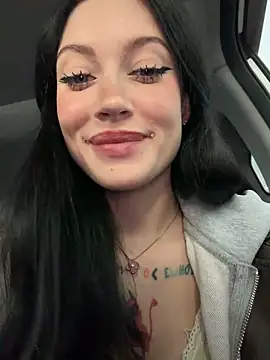 Snapshot of Melissa_crazy chatting on 05-27-26, 04:03 Melissa crazy online show from 05-27-26, 04:03