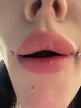 Melissa crazy online show from 10-29-25, 03:33