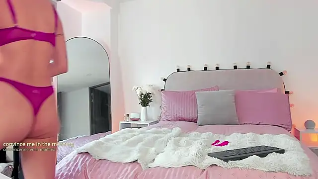 Snapshot of Mayli-x chatting on 07-16-26, 02:36 Mayli-x online show from 07-16-26, 02:36
