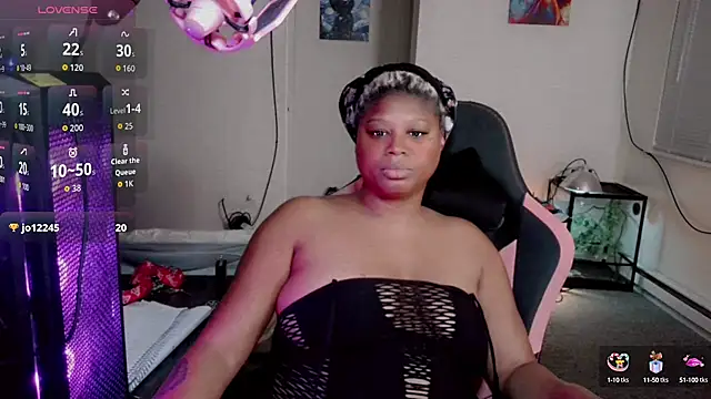 lexilove8 online show from 09-29-25, 03:24