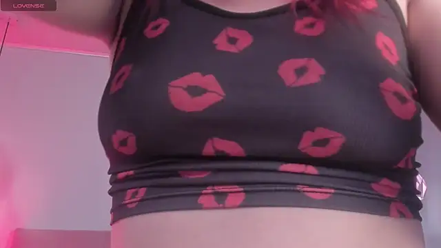 ScarletGV online show from 10-31-25, 05:26