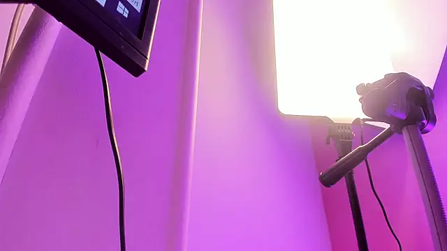 ScarletGV online show from 10-23-25, 10:19