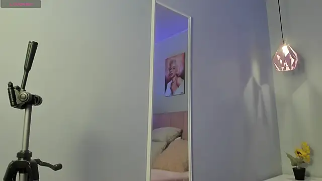 ScarletGV online show from 03-29-26, 03:41