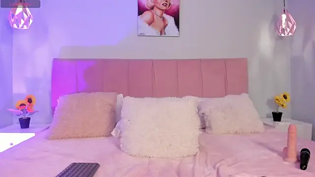 ScarletGV online show from 11-19-25, 05:35