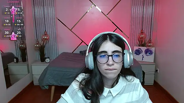 LenaRoses online show from 04-18-26, 08:31