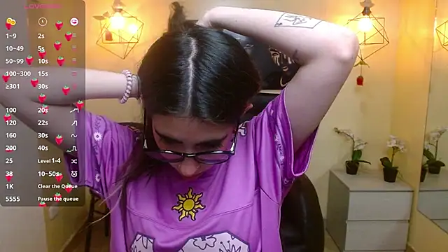 LenaRoses online show from 02-06-25, 07:51