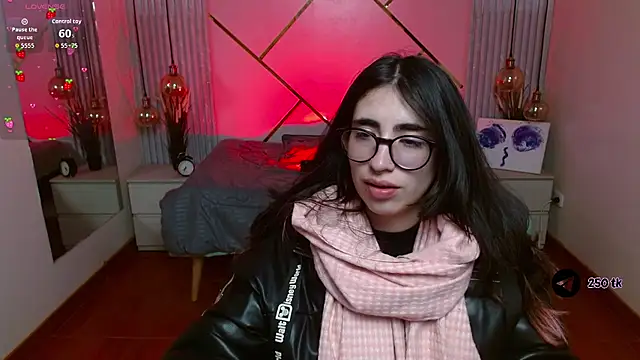 LenaRoses online show from 06-18-26, 08:36