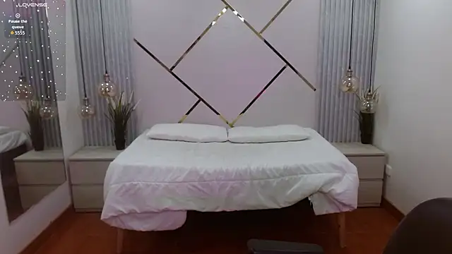 LenaRoses online show from 10-16-25, 08:28