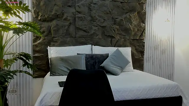 Snapshot of alice_greco chatting on 07-06-26, 01:40 alice greco online show from 07-06-26, 01:40