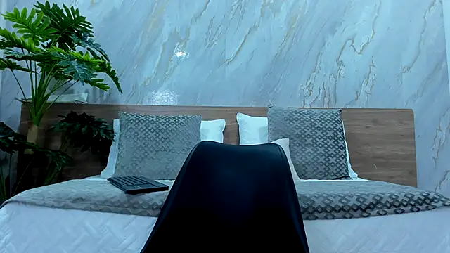 alice greco online show from 11-27-25, 03:40