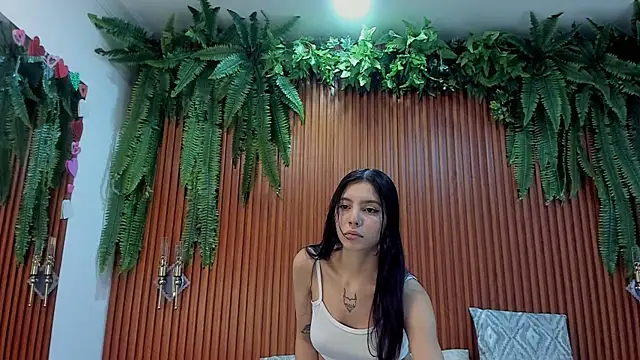 Snapshot of alice_greco chatting on 06-05-26, 01:50 alice greco online show from 06-05-26, 01:50