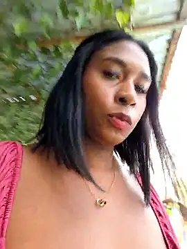 Snapshot of HanaThompson chatting on 10-02-25, 03:04 HanaThompson online show from 10-02-25, 03:04