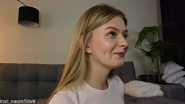 Naomi Girly online show from 10-20-25, 02:06