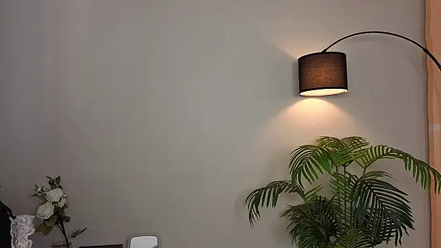 Naomi Girly online show from 10-04-25, 04:14