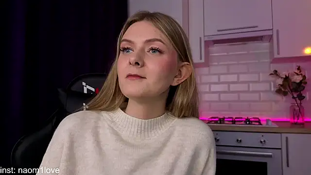 Naomi Girly online show from 10-11-25, 03:02