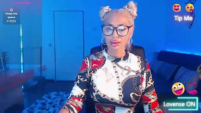 beauty chl0e online show from 10-06-25, 07:25