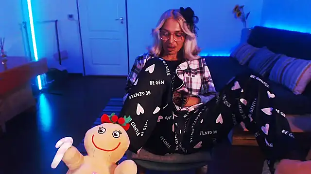 beauty chl0e online show from 12-12-24, 08:53