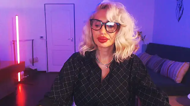 beauty chl0e online show from 12-20-24, 11:16