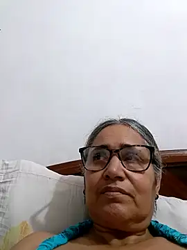  candi online show from 02-26-26, 02:44