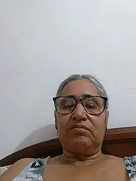 Snapshot of _candi chatting on 07-11-26, 12:27 candi online show from 07-11-26, 12:27