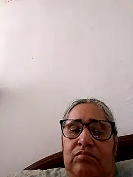 Snapshot of _candi chatting on 04-21-26, 06:58 candi online show from 04-21-26, 06:58